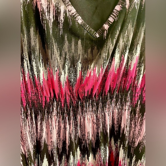 INC Dress w/ bat-wing short sheer sleeves. SIZE Large - Picture 4 of 9